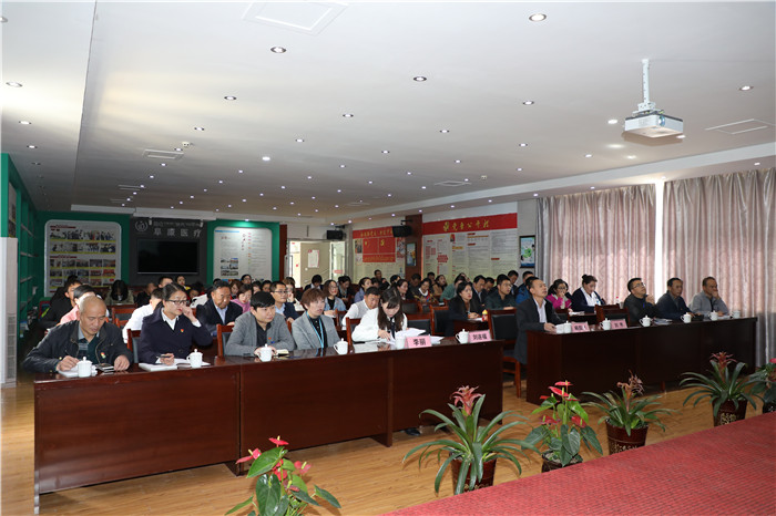 西藏阜康醫(yī)療黨委積極開(kāi)展“不忘初心、牢記使命”主題教育和“不忘合作初心，繼續(xù)攜手前進(jìn)”主題教育